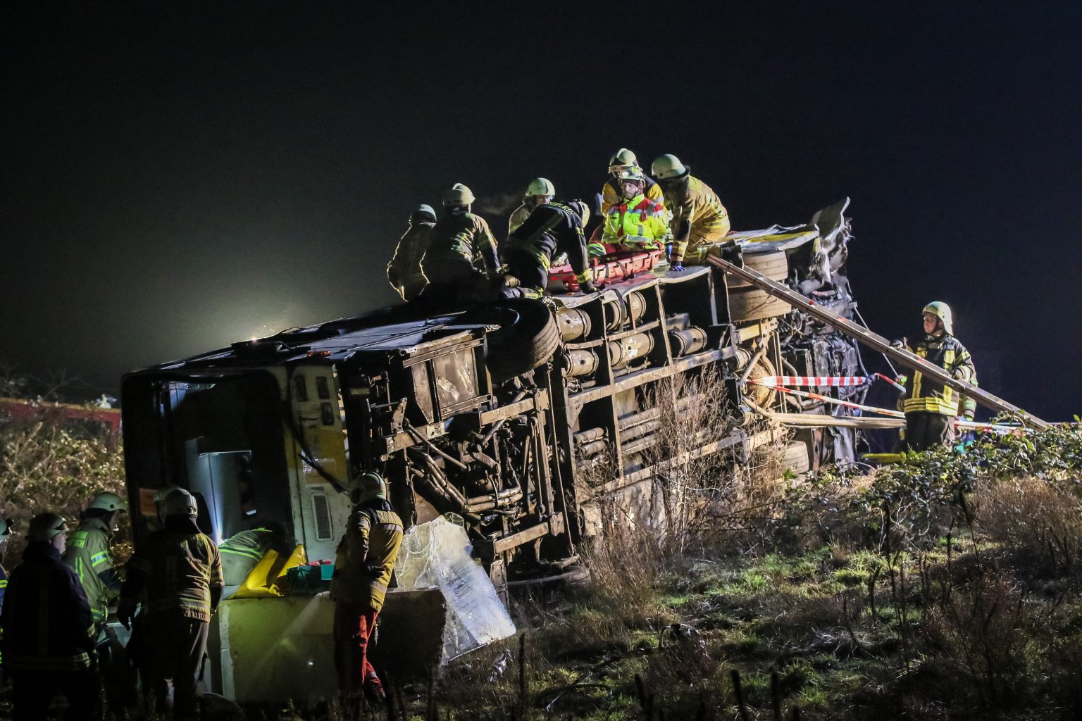 Zürcher Feuerwehren schliessen Langzeitübung erfolgreich ab und gewinnen wichtige Erkenntnisse feuerwehr