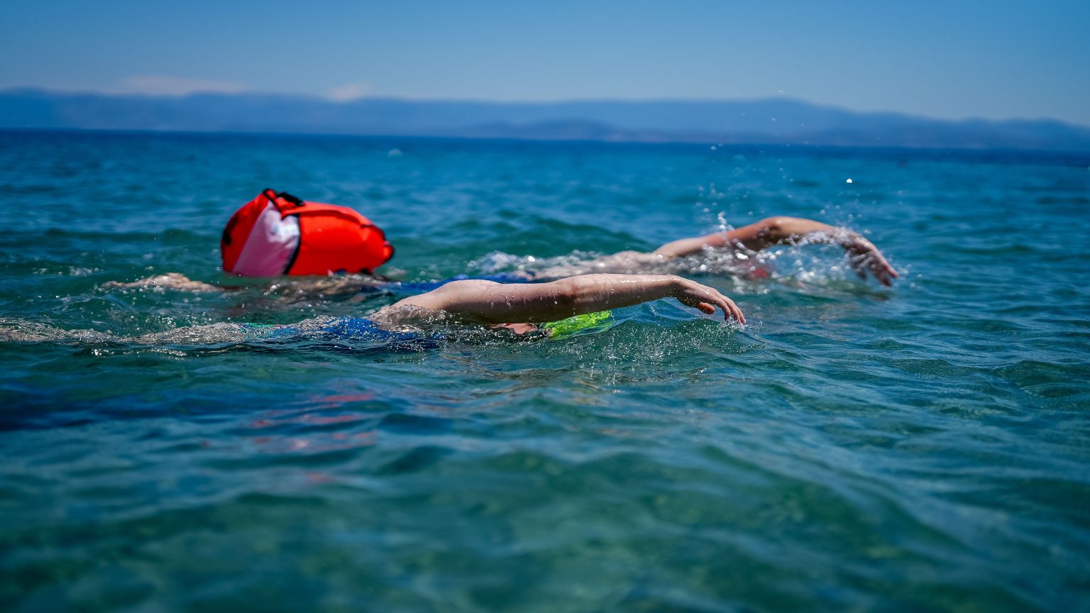 Schwimmen in Seen und Flüssen: Auftriebsmittel helfen – aber fast 40 Prozent schwimmen ohne…. auftriebsmittel