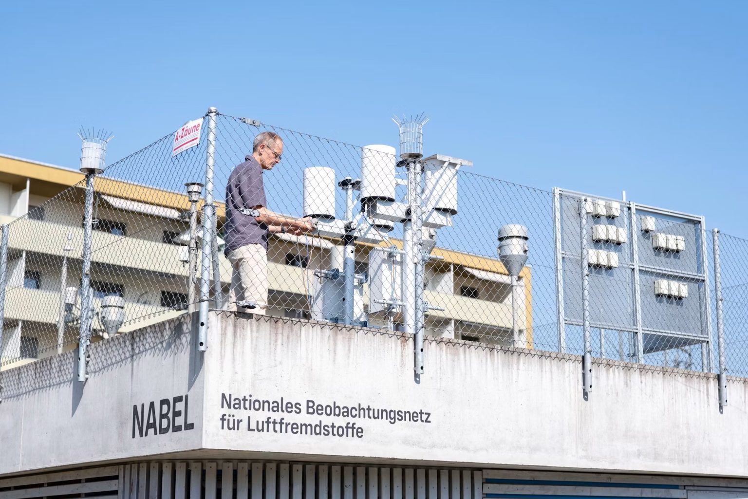 200 Tonnen Mikroplastik gelangt jährlich aus der Luft in Schweizer Böden und Gewässer mikroplastik