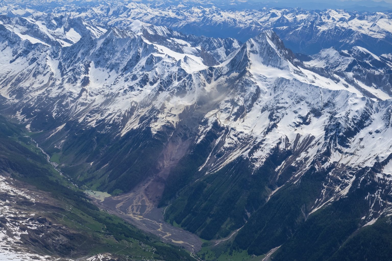 Erdbebensensoren enthüllen, was beim Fels- und Eissturz von Blatten geschah blatten